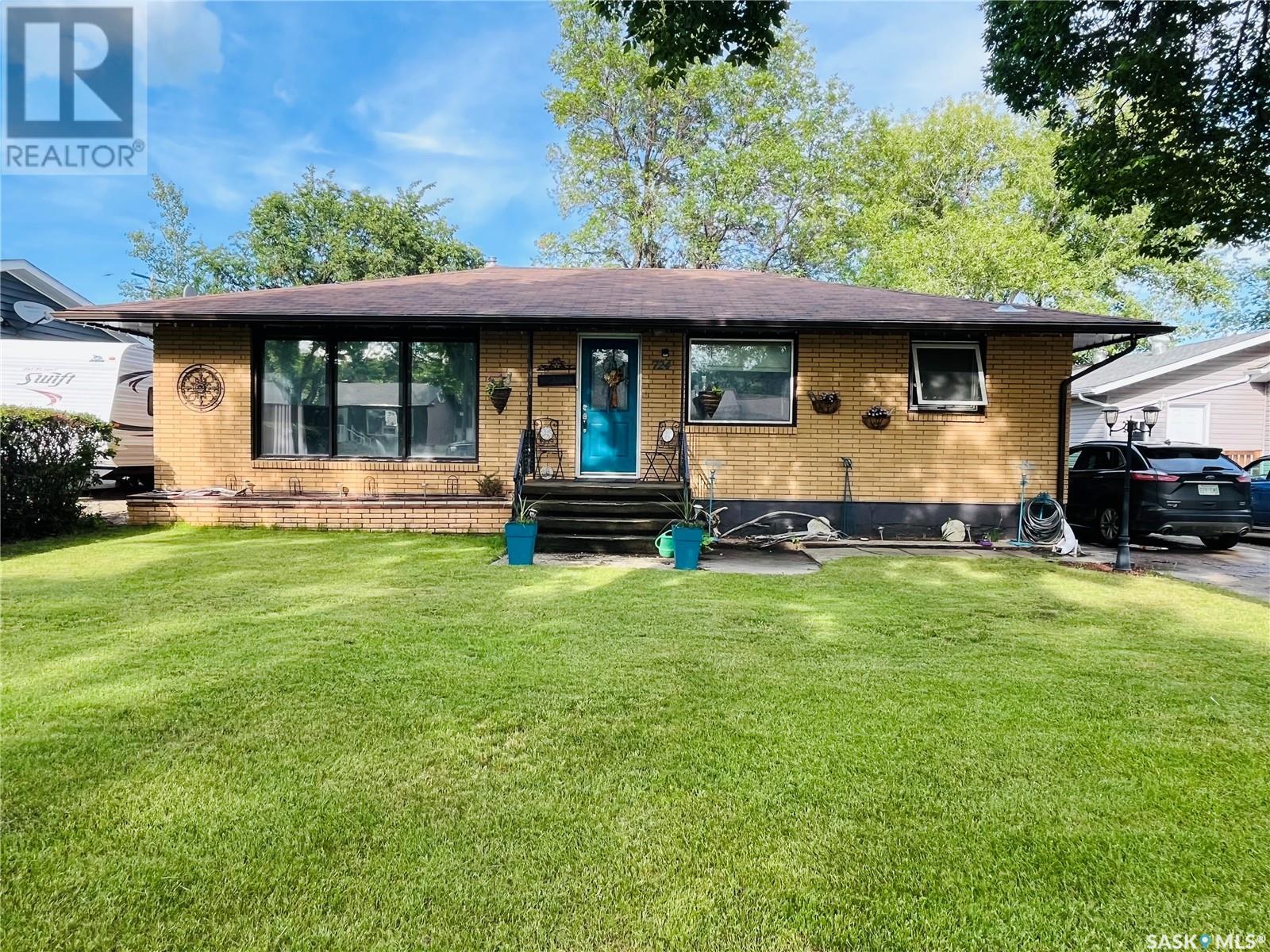 Property at 724 4th STREET E image 1