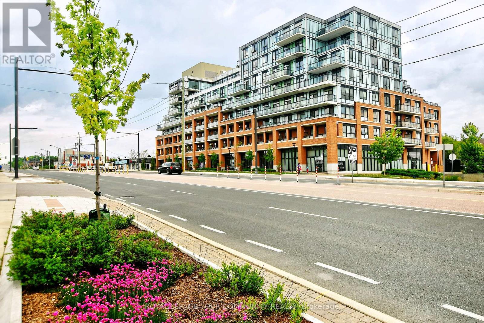 Property at 219 - 11611 YONGE STREET image 1