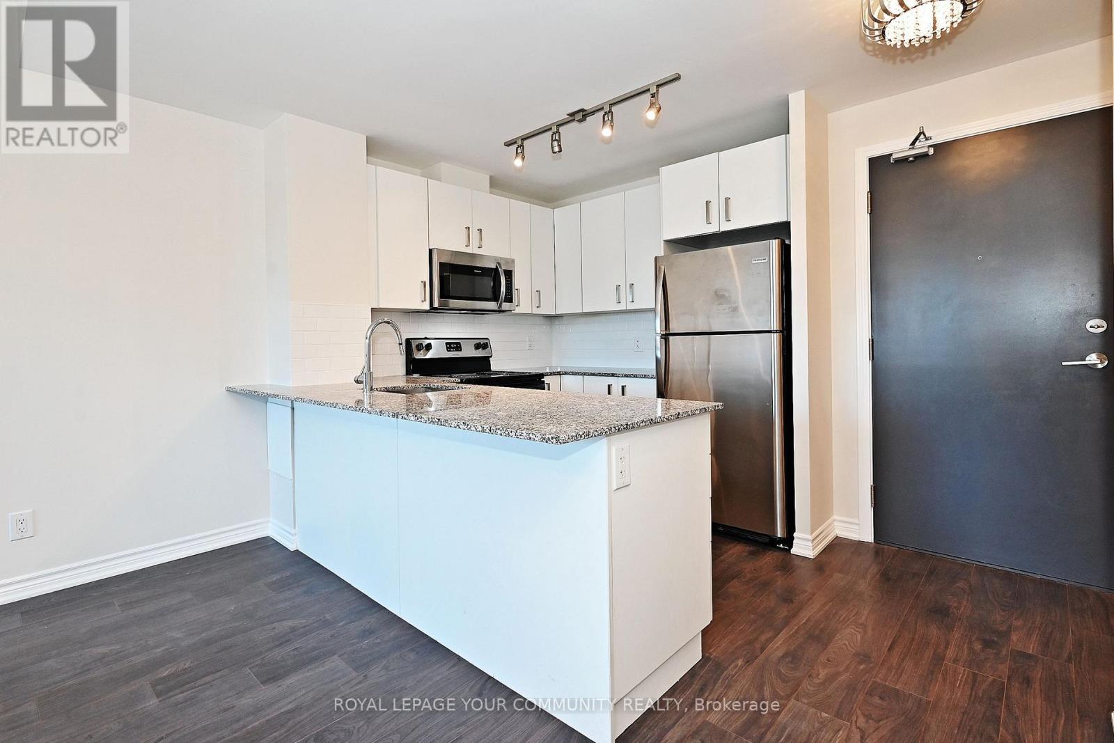 Property at 219 - 11611 YONGE STREET image 5
