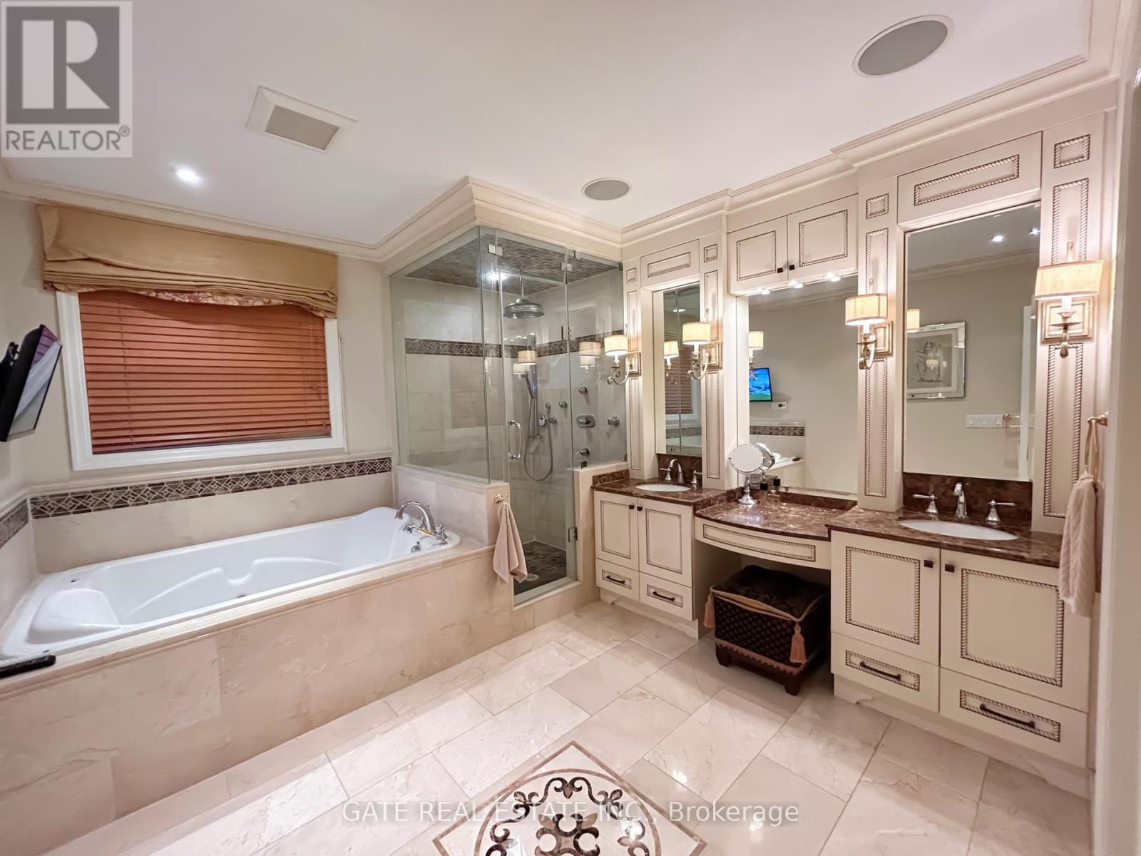 2 Ormsby Court, Richmond Hill, Ontario  L4B 4P8 - Photo 29 - N11959206