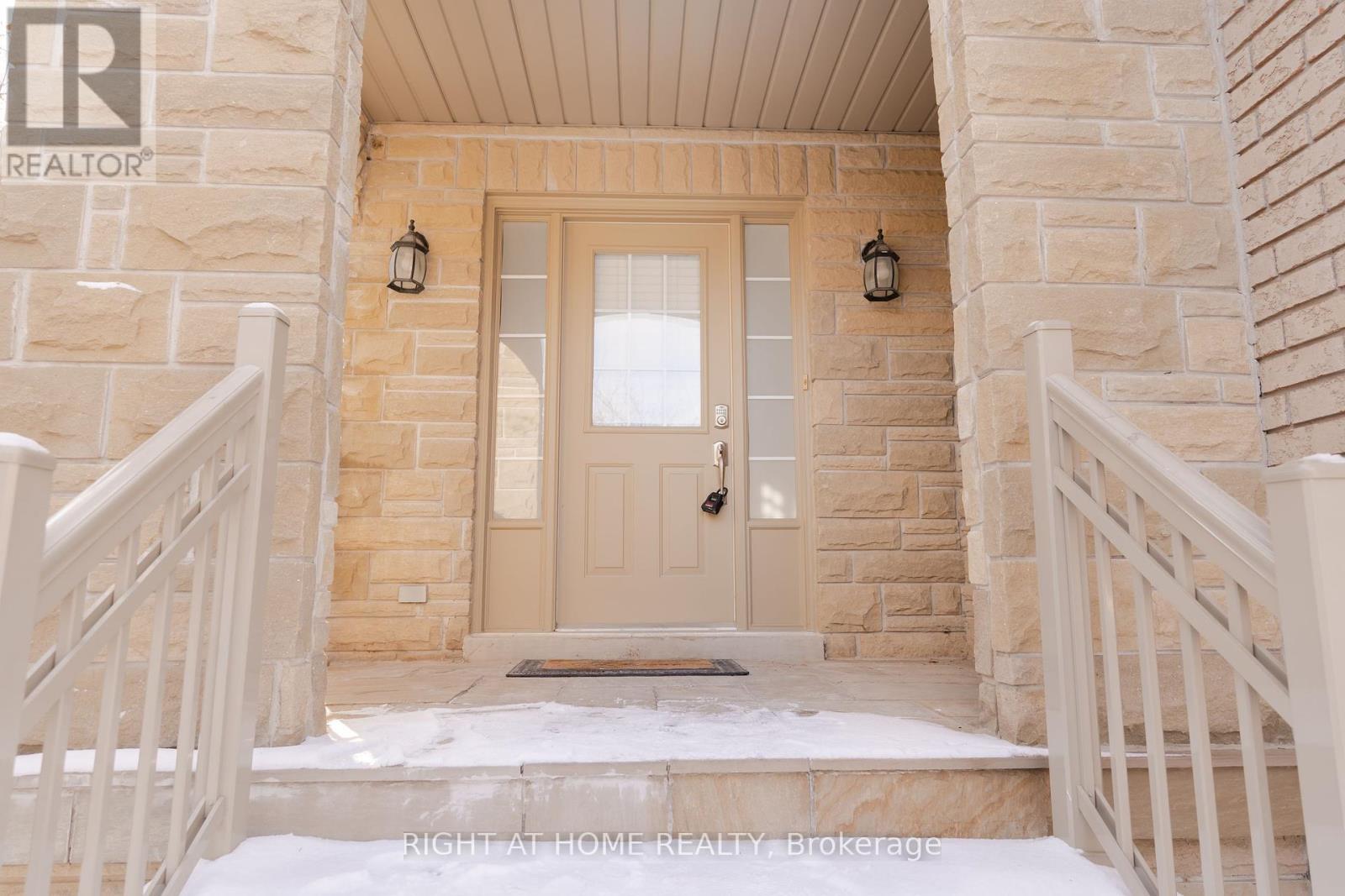 Property at 172 KINGSVIEW DRIVE image 3