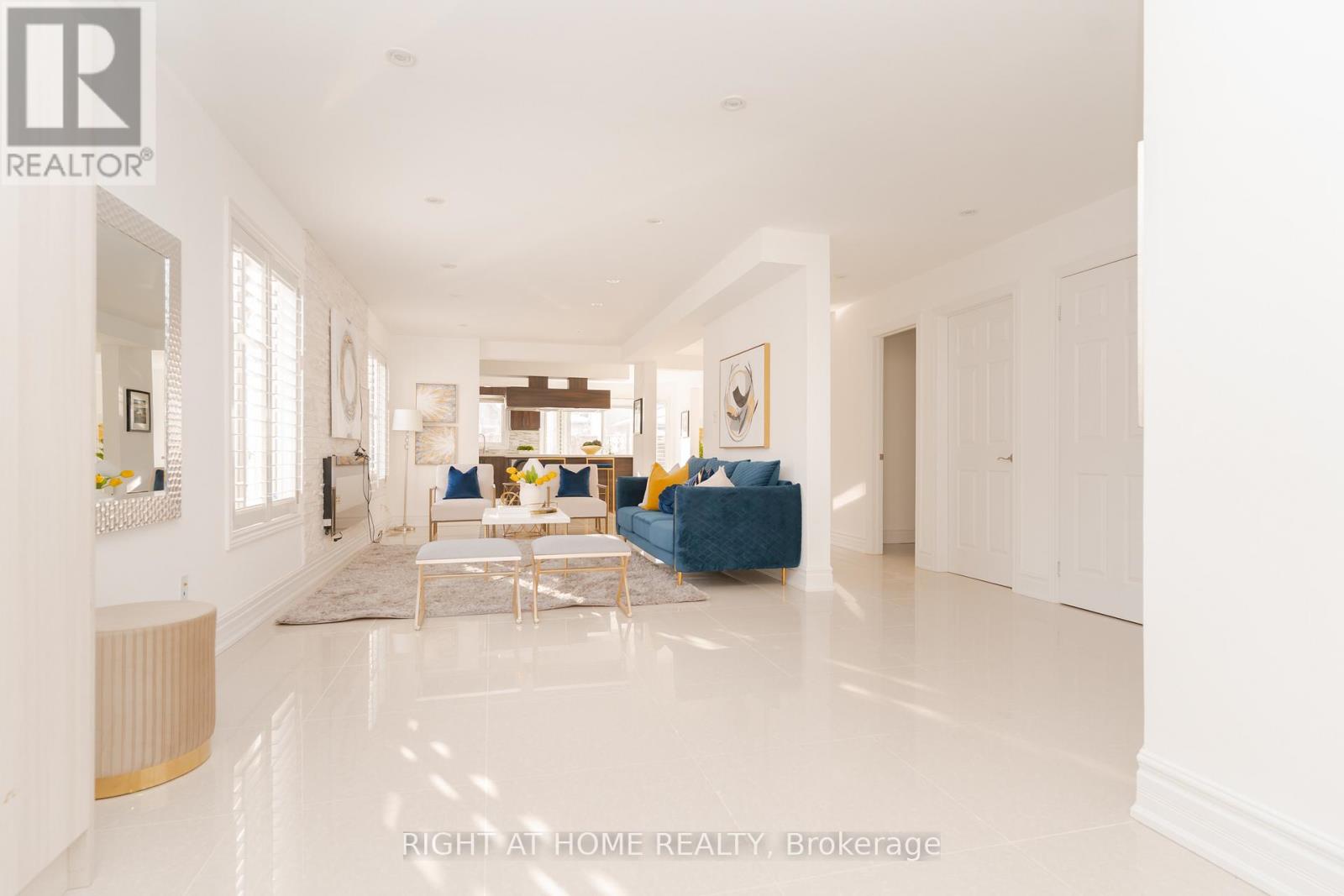 Property at 172 KINGSVIEW DRIVE image 4