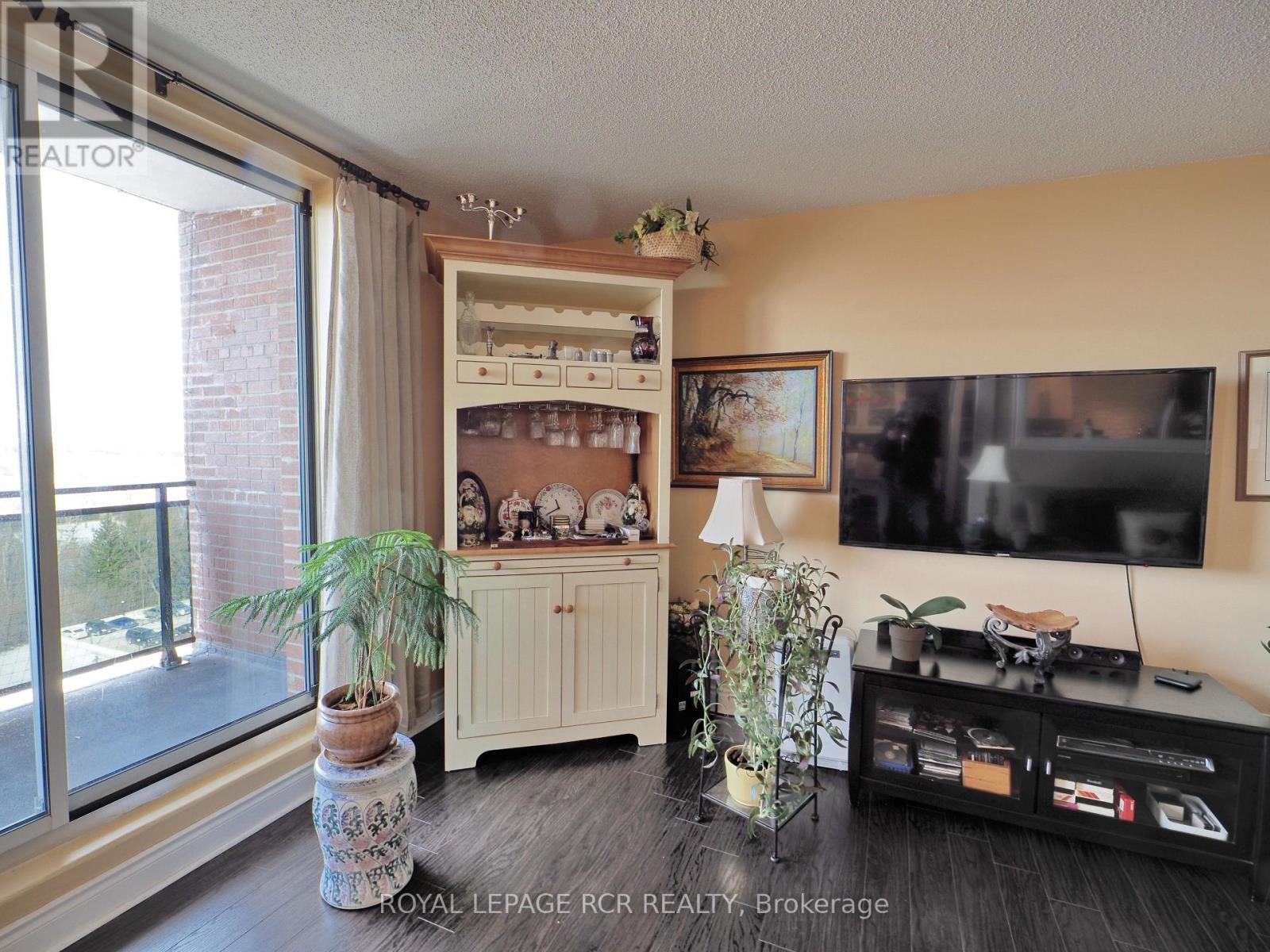 1003 - 3533 Derry Road E, Mississauga (Malton), Ontario  L4T 1B1 - Photo 12 - W11959254
