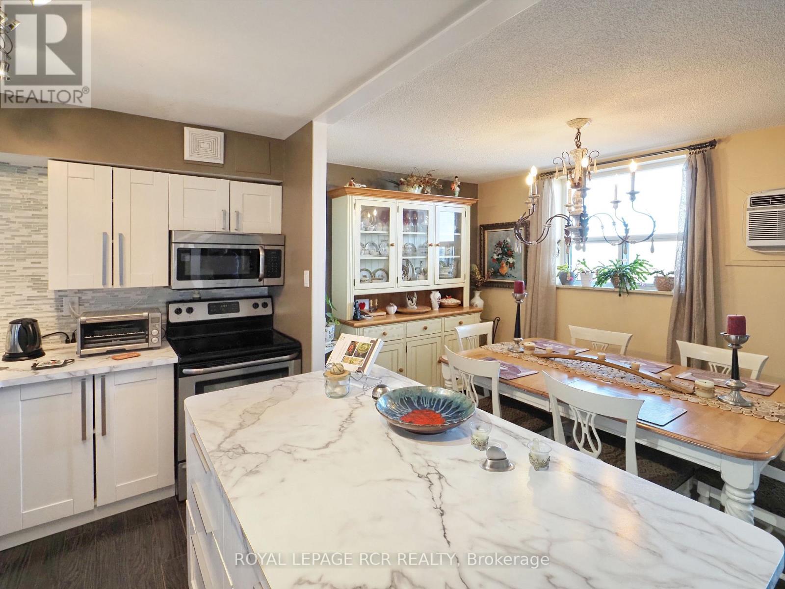 1003 - 3533 Derry Road E, Mississauga (Malton), Ontario  L4T 1B1 - Photo 7 - W11959254