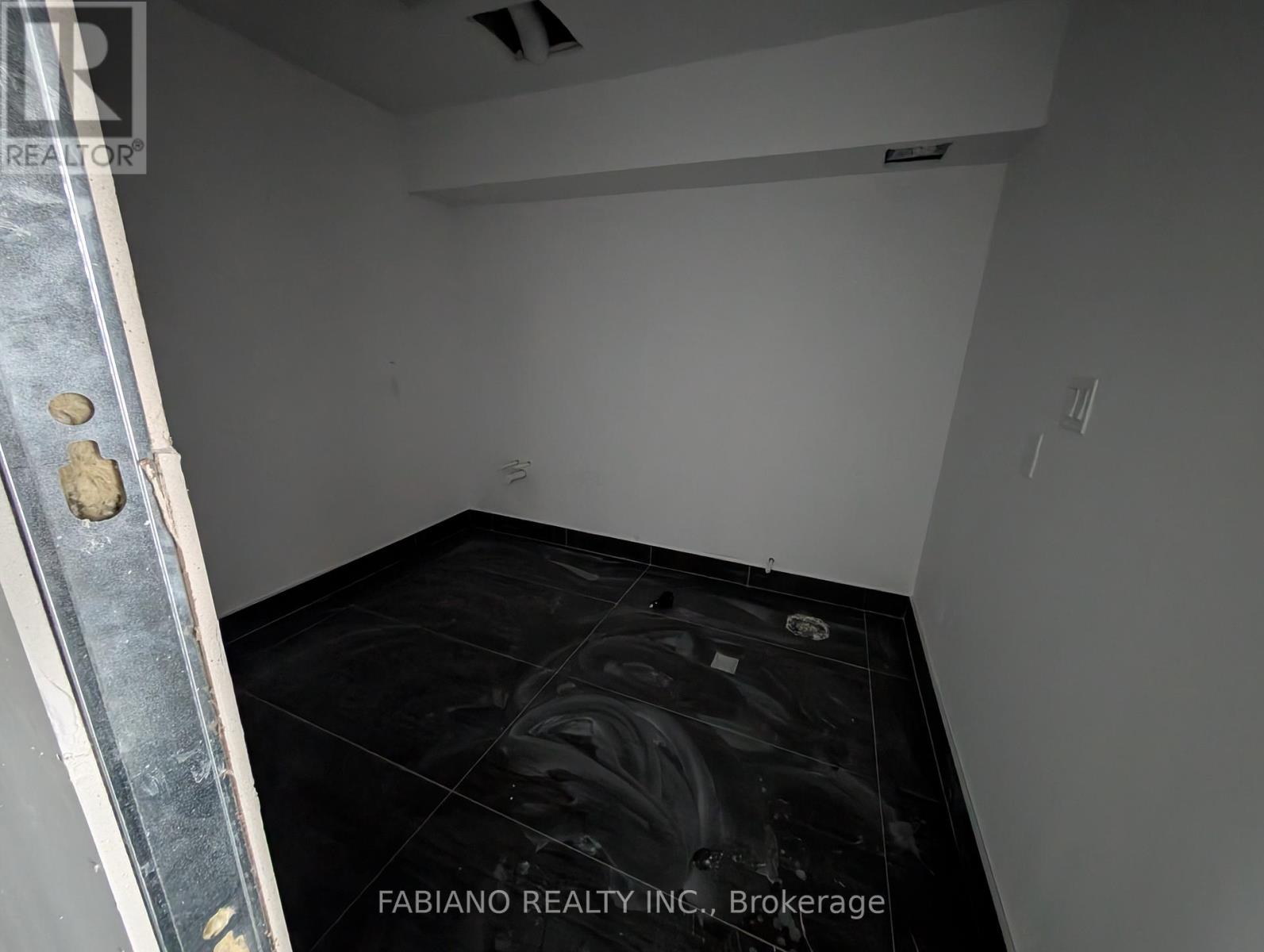 2 - 13130 Yonge Street, Richmond Hill, Ontario  L4E 2T3 - Photo 8 - N11595553