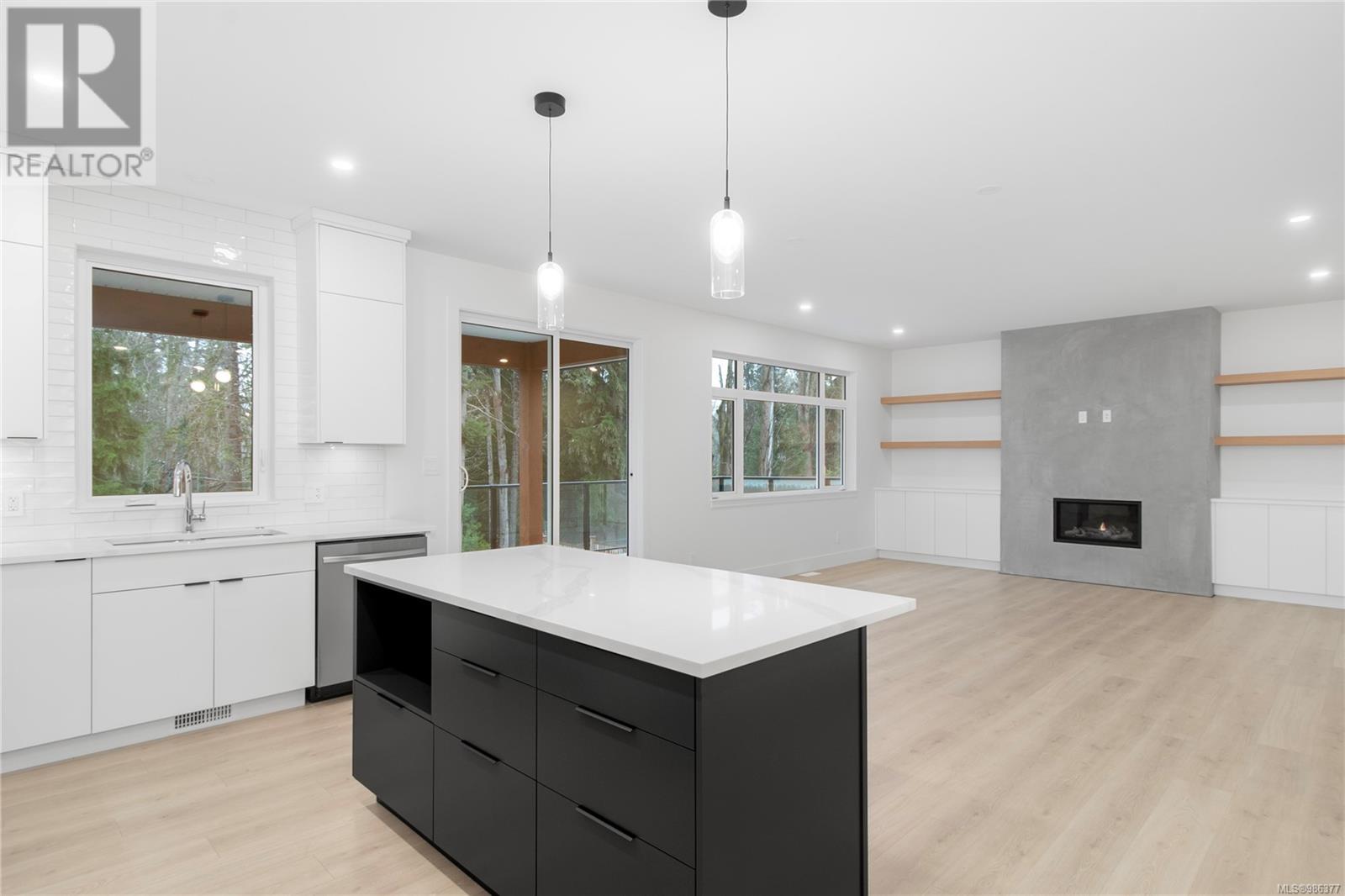 Property at 17 1580 Glen Eagle Dr image 3