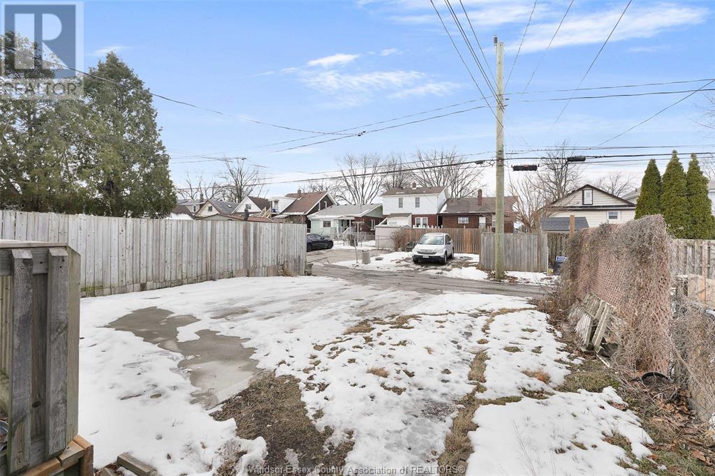 Property at 1415 LINCOLN image 5