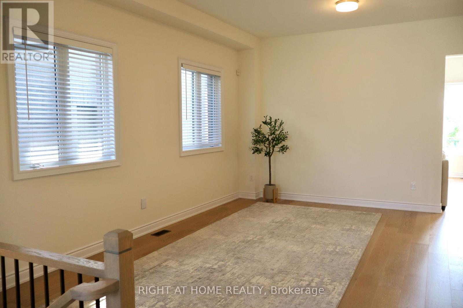 Property at 1373 BLACKMORE STREET image 3
