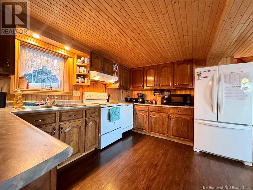 5502 Centrale Street, Lac Baker, New Brunswick  E7A 1H7 - Photo 12 - NB112289