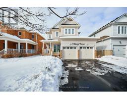 8 HAWSTEAD CRESCENT, Whitby, Ontario