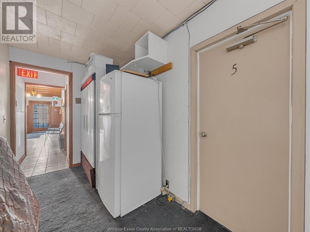 801 Victoria, Windsor, Ontario  N9A 4N5 - Photo 15 - 25002410