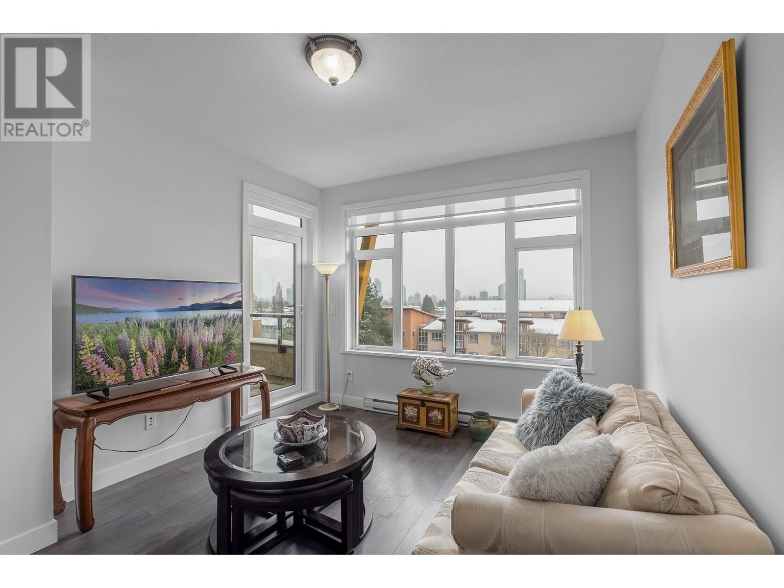 Listing Picture 13 of 27 : 406 3971 HASTINGS STREET, Burnaby / 本拿比 - 魯藝地產 Yvonne Lu Group - MLS Medallion Club Member