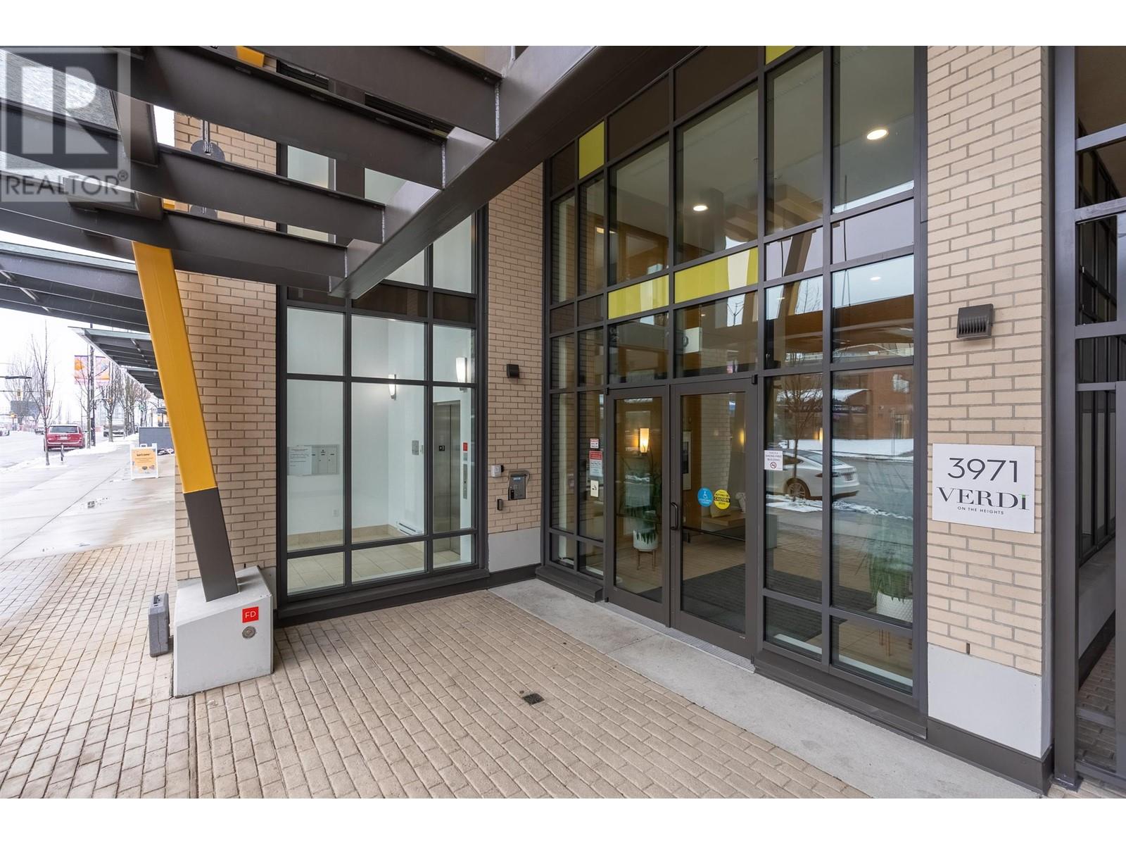 Listing Picture 3 of 27 : 406 3971 HASTINGS STREET, Burnaby / 本拿比 - 魯藝地產 Yvonne Lu Group - MLS Medallion Club Member