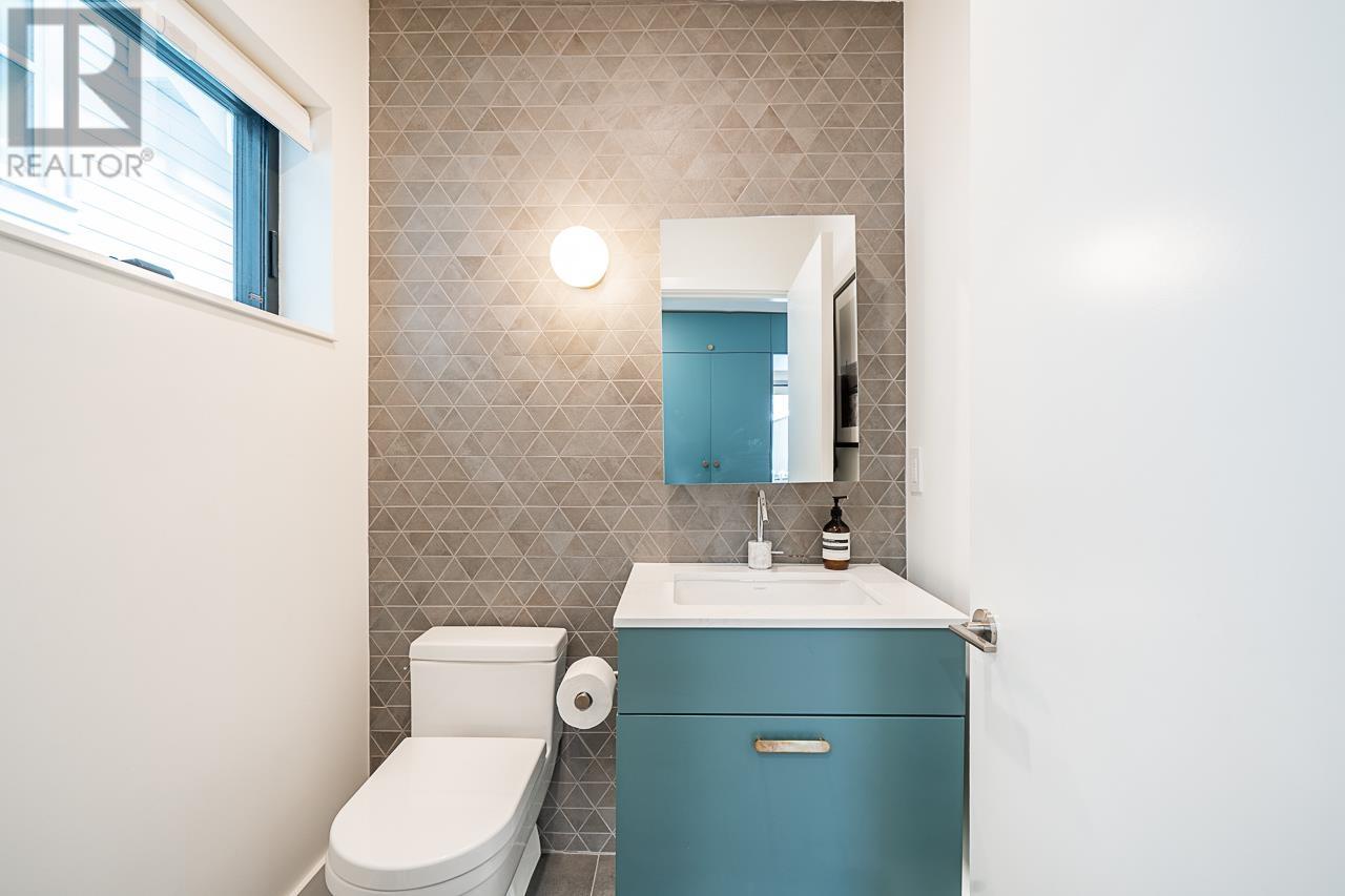 Listing Picture 11 of 40 : 769 W 20TH AVENUE, Vancouver / 溫哥華 - 魯藝地產 Yvonne Lu Group - MLS Medallion Club Member