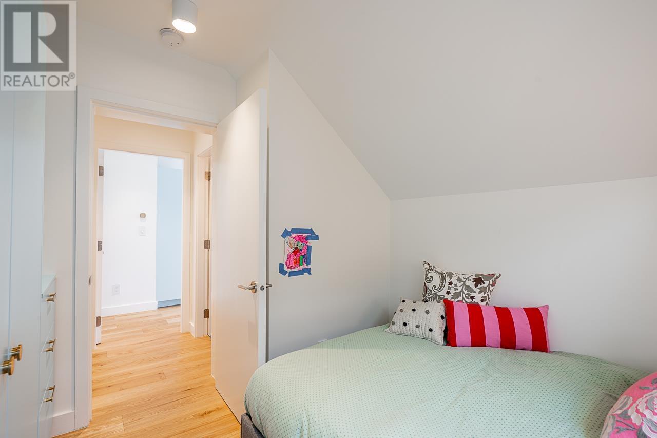 Listing Picture 24 of 40 : 769 W 20TH AVENUE, Vancouver / 溫哥華 - 魯藝地產 Yvonne Lu Group - MLS Medallion Club Member