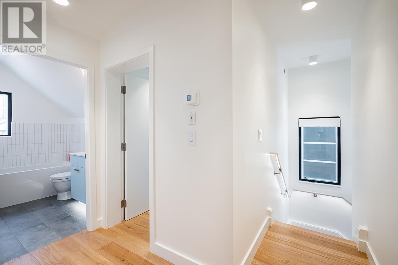 Listing Picture 25 of 40 : 769 W 20TH AVENUE, Vancouver / 溫哥華 - 魯藝地產 Yvonne Lu Group - MLS Medallion Club Member