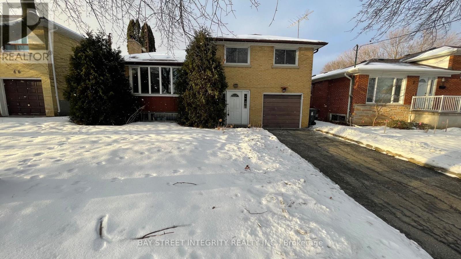 44 Bowerbank Drive, Toronto, Ontario  M2M 1Z8 - Photo 1 - C11959622