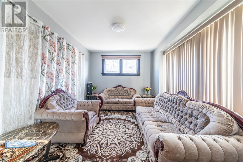 Property at 1538 ERIE STREET East image 5