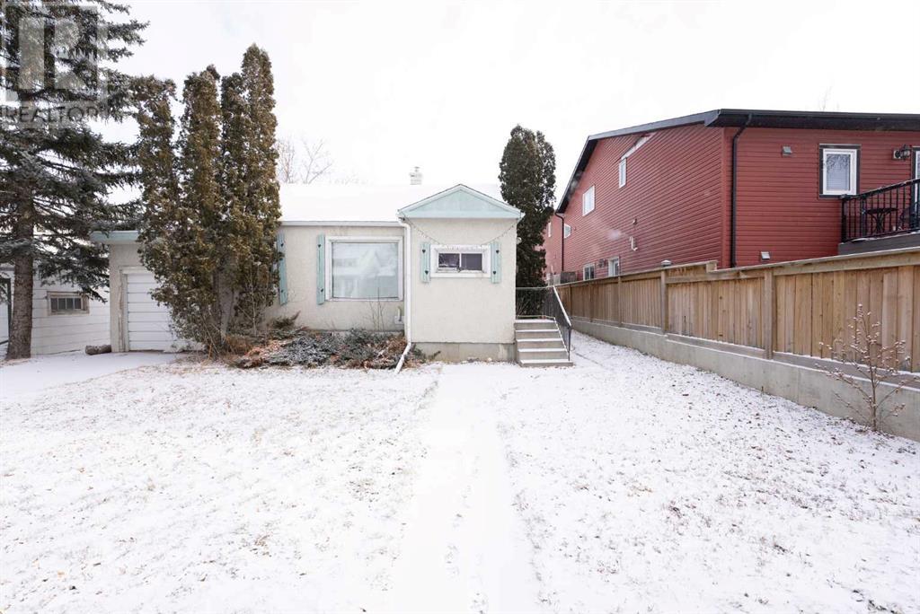 1135 12 Street S, Lethbridge, Alberta  T1K 1R2 - Photo 1 - A2192030