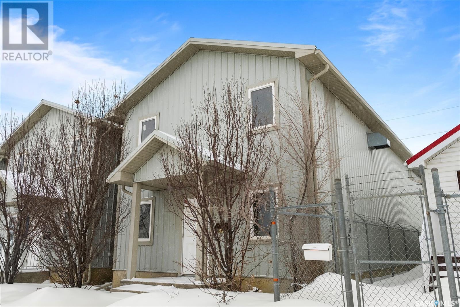 718 Dewdney Avenue, Regina, Saskatchewan  S4N 0G4 - Photo 2 - SK995328