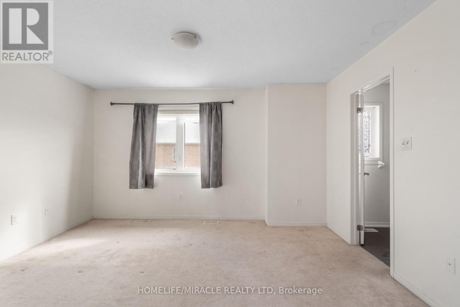 43 Pentonville Road, Brampton, Ontario  L6R 0W2 - Photo 7 - W11903009