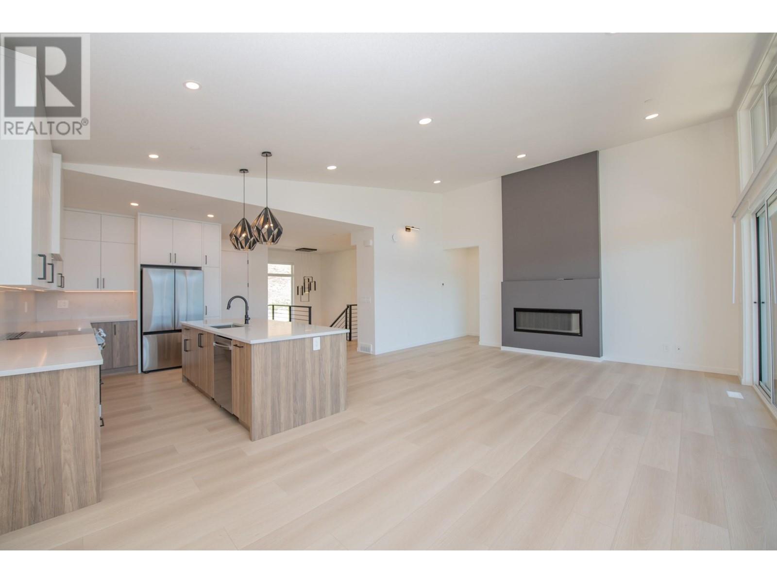 8820 Oxford Road, Vernon, British Columbia  V1H 2K8 - Photo 12 - 10334622