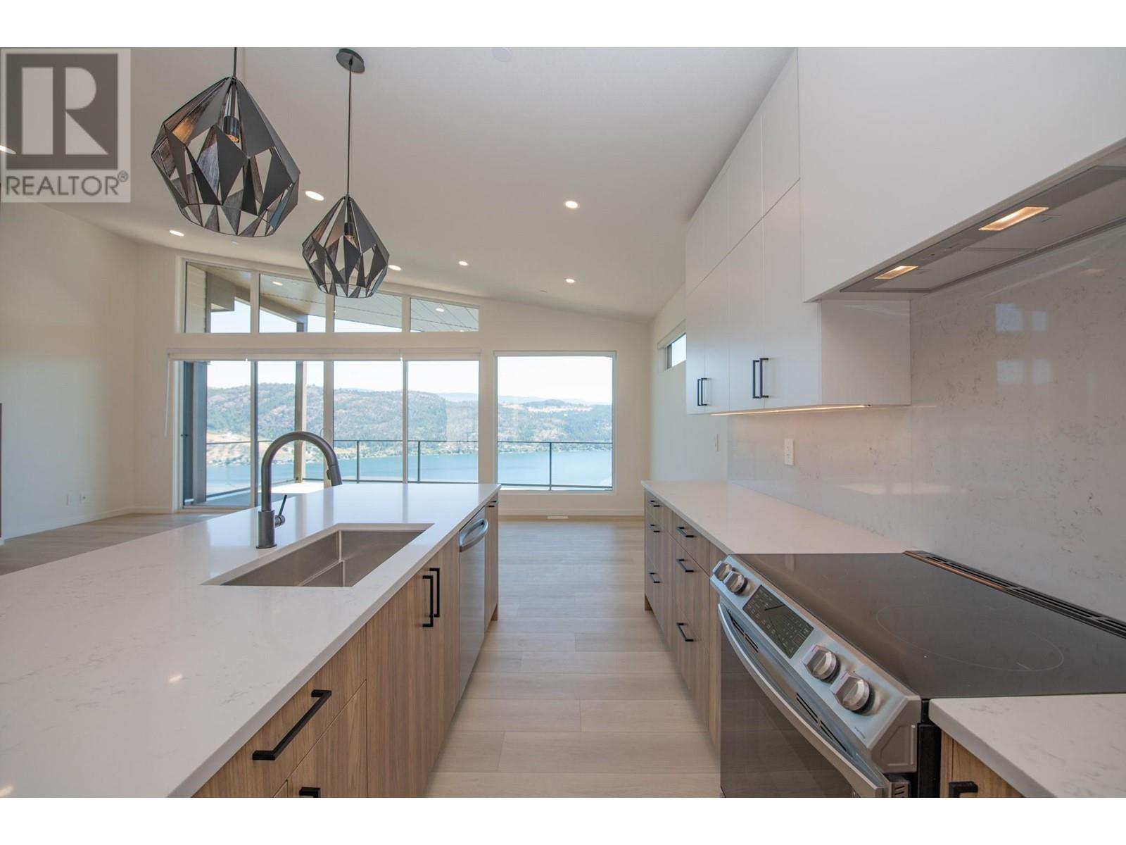 8820 Oxford Road, Vernon, British Columbia  V1H 2K8 - Photo 16 - 10334622