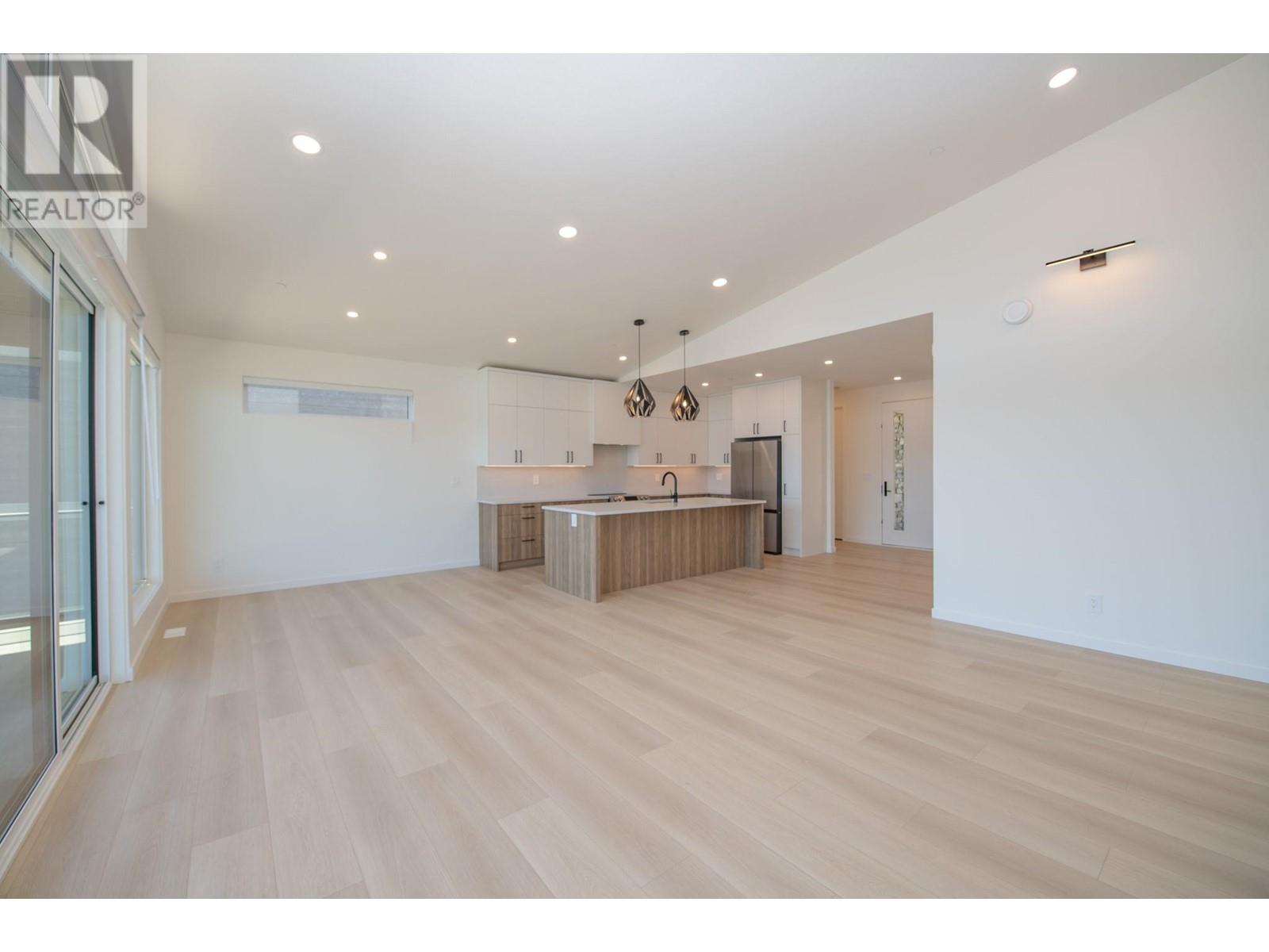 8820 Oxford Road, Vernon, British Columbia  V1H 2K8 - Photo 26 - 10334622
