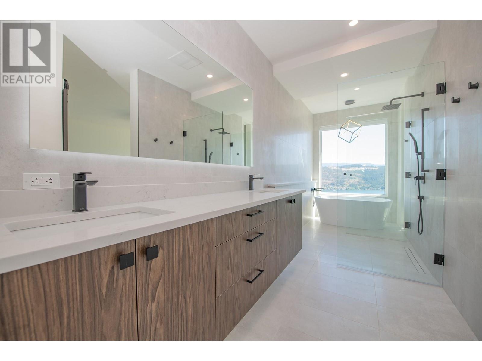 8820 Oxford Road, Vernon, British Columbia  V1H 2K8 - Photo 44 - 10334622