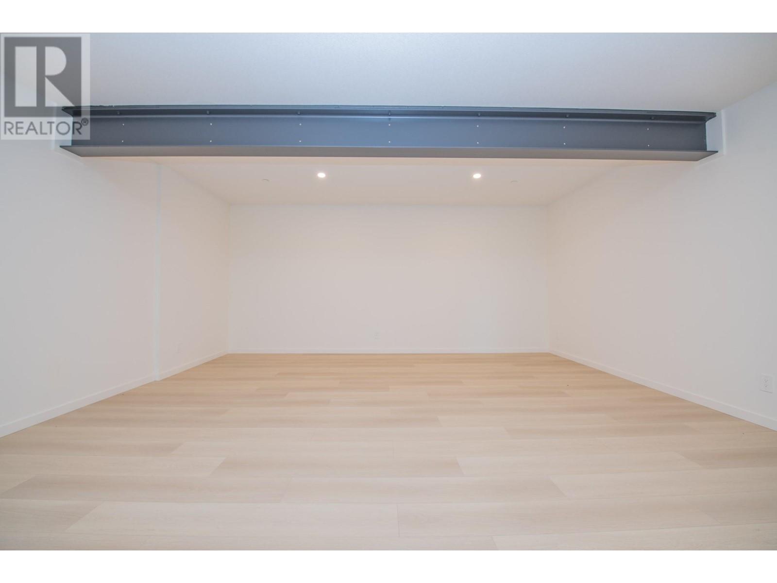 Property at 8820 Oxford Road image 4