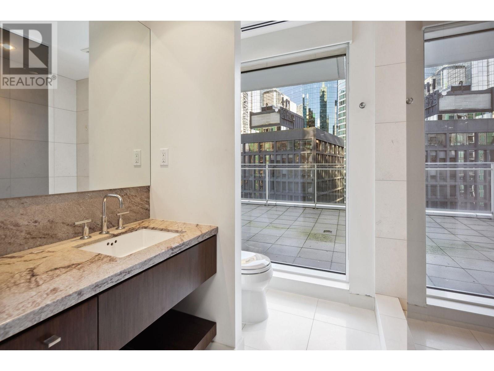 Listing Picture 22 of 28 : 1401 1139 W CORDOVA STREET, Vancouver / 溫哥華 - 魯藝地產 Yvonne Lu Group - MLS Medallion Club Member