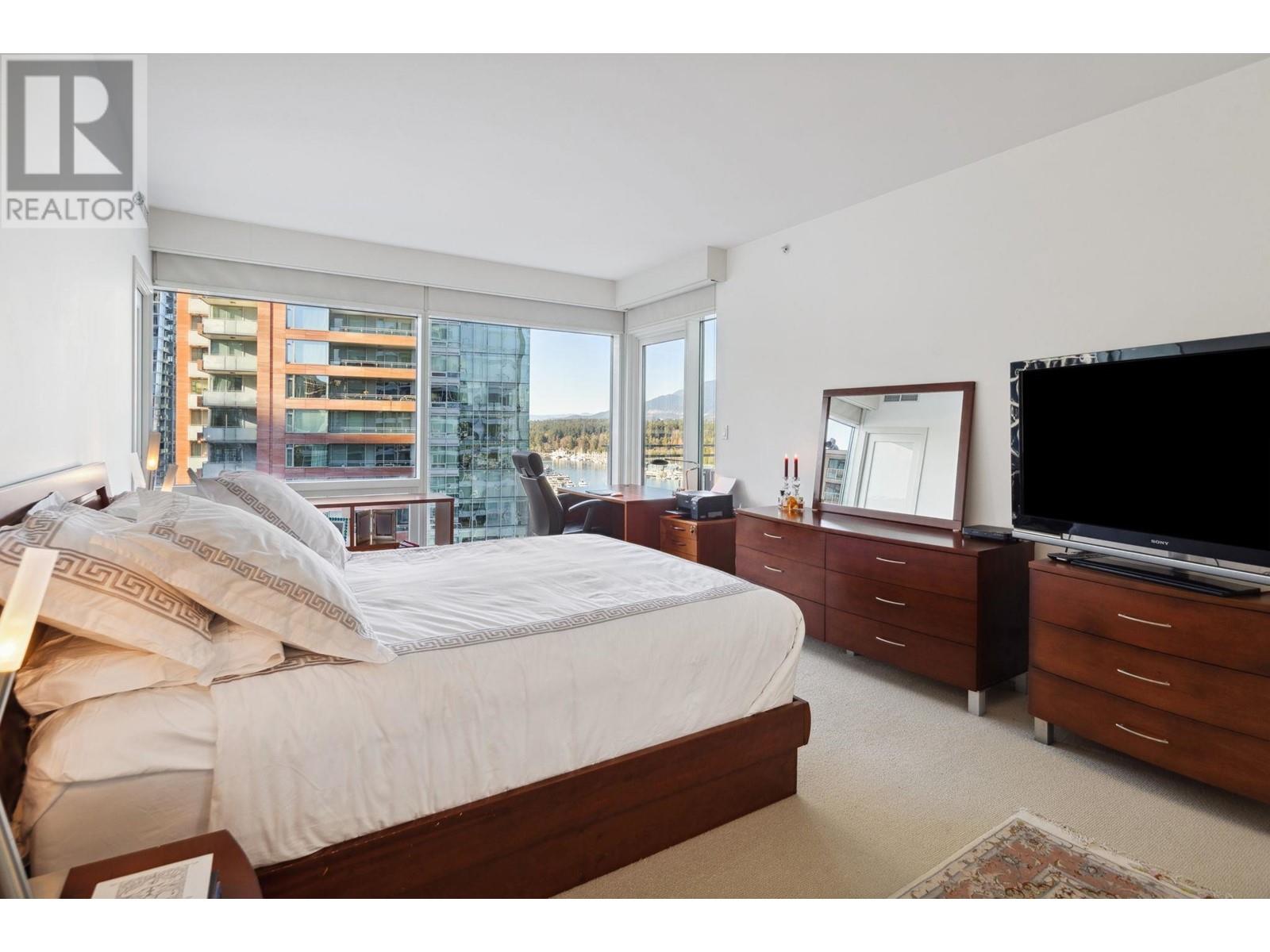 Listing Picture 18 of 28 : 1401 1139 W CORDOVA STREET, Vancouver / 溫哥華 - 魯藝地產 Yvonne Lu Group - MLS Medallion Club Member