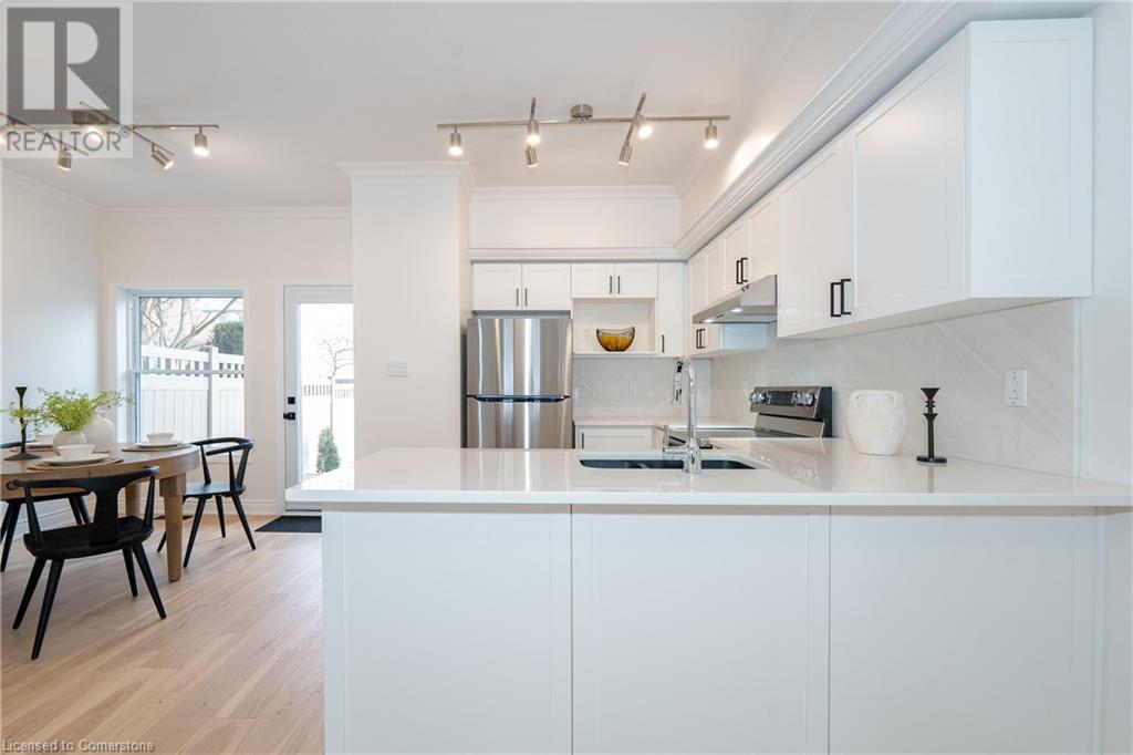 244 Glenashton Drive, Oakville, Ontario  L6H 6H5 - Photo 8 - 40696143