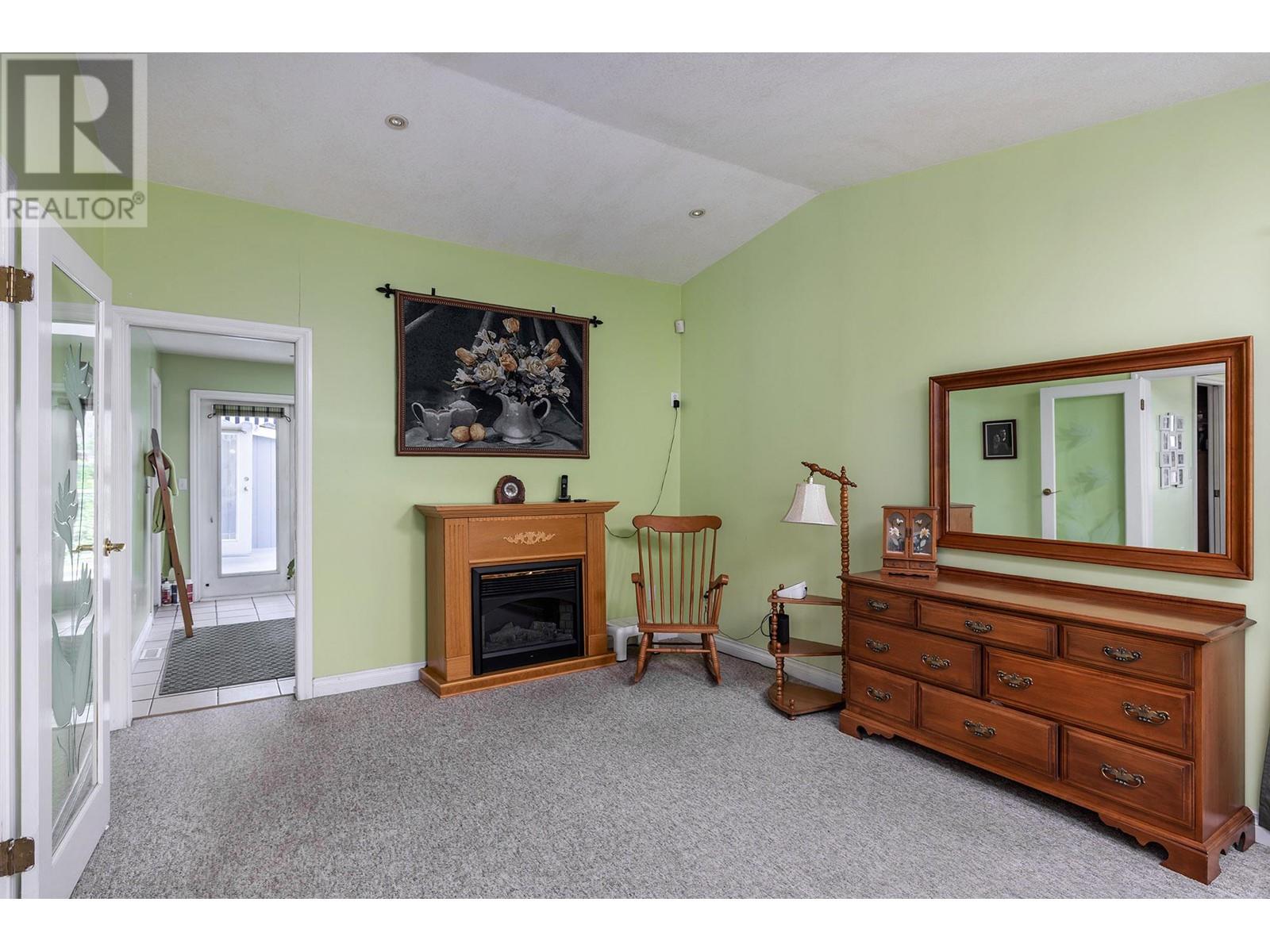 Property at 2280 Somerset Road image 5