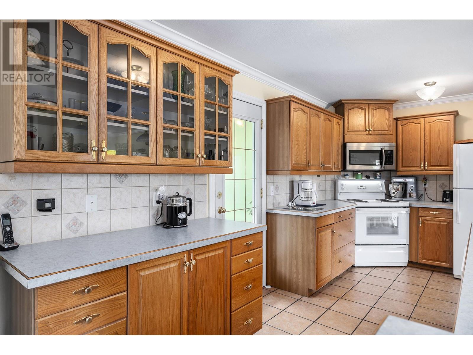 Property at 2280 Somerset Road image 1