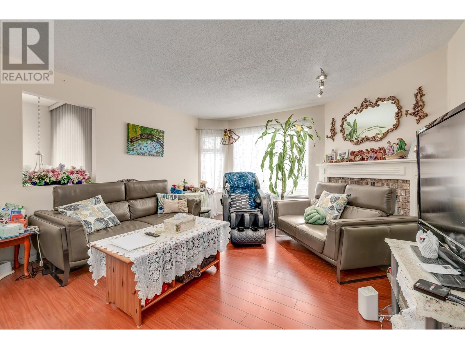 Listing Picture 4 of 16 : 5 8751 BENNETT ROAD, Richmond / 烈治文 - 魯藝地產 Yvonne Lu Group - MLS Medallion Club Member