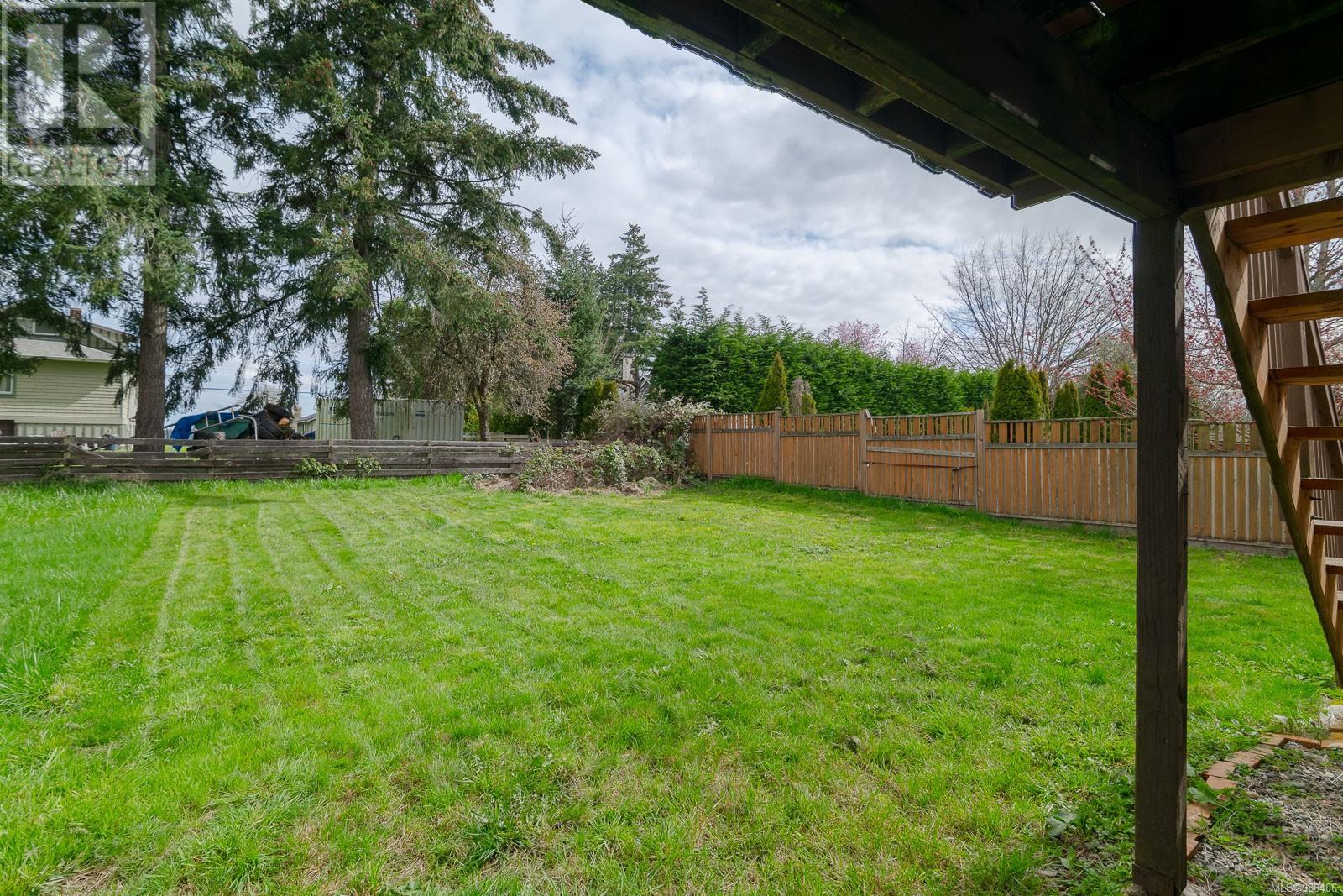 Property at 293 4th Ave Exten image 5