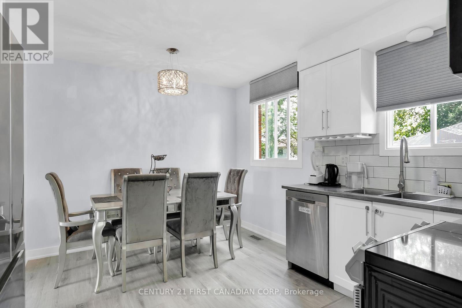 Photo 11 of 29 for 67 Roundhill Court