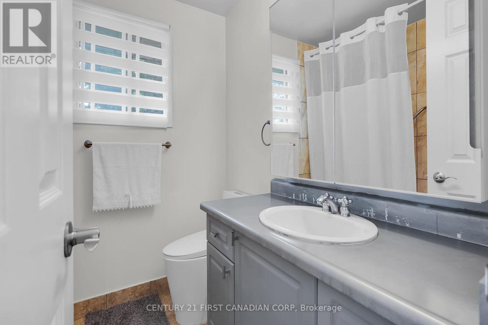 Photo 19 of 29 for 67 Roundhill Court