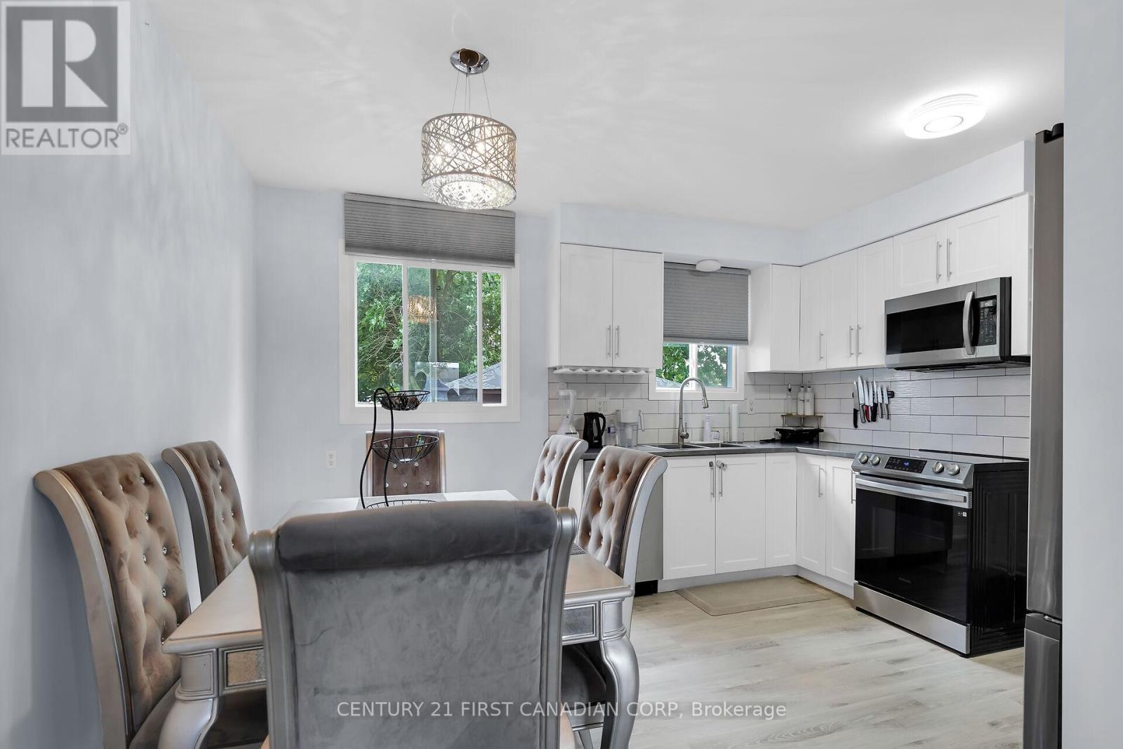 Photo 5 of 29 for 67 Roundhill Court