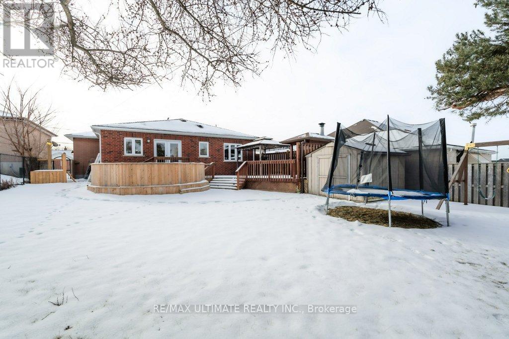 20 Grovedale Avenue, Toronto, Ontario  M6L 1Y6 - Photo 39 - W11960135