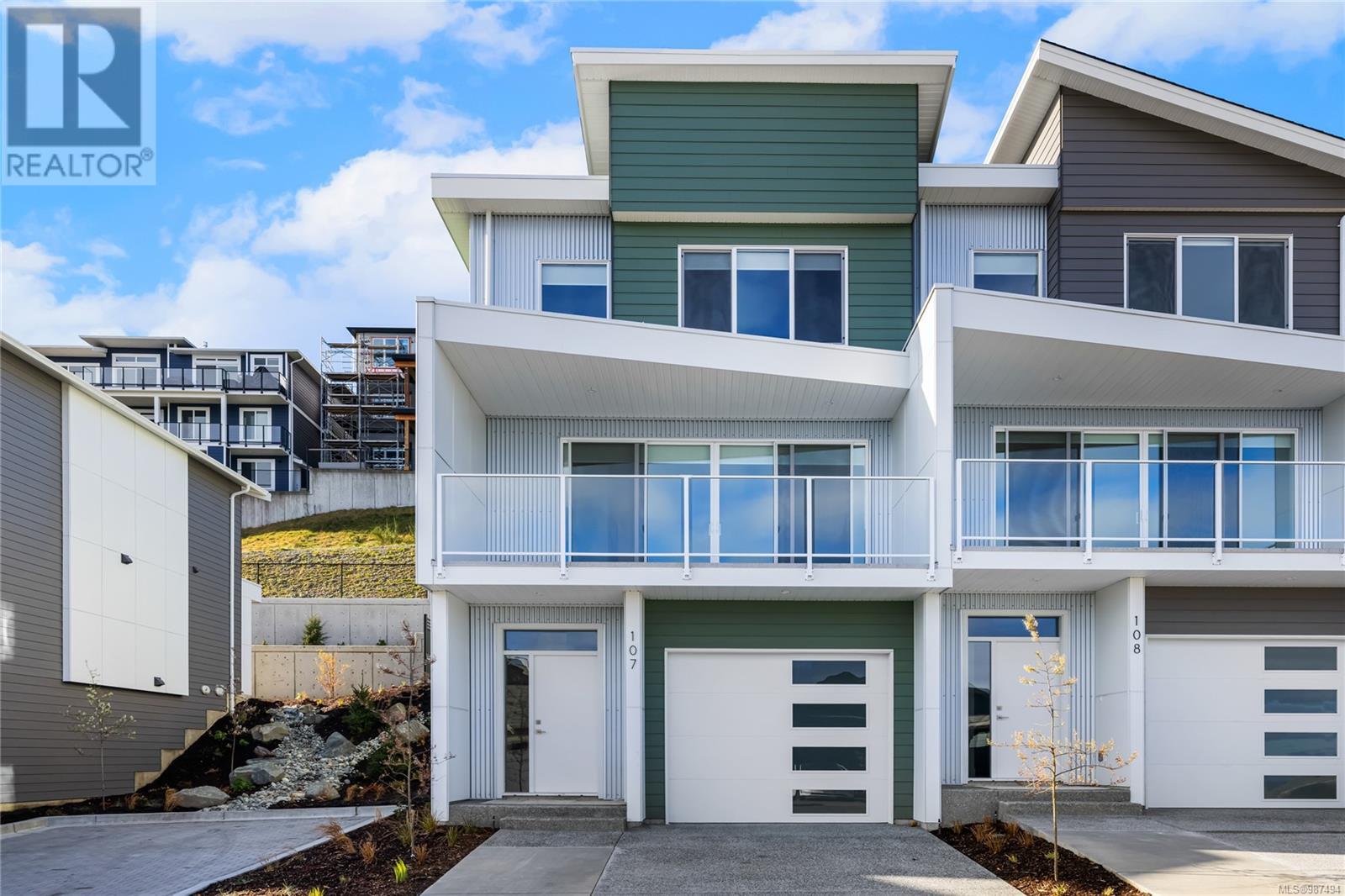 Property at 107 151 Royal Pacific Way image 1