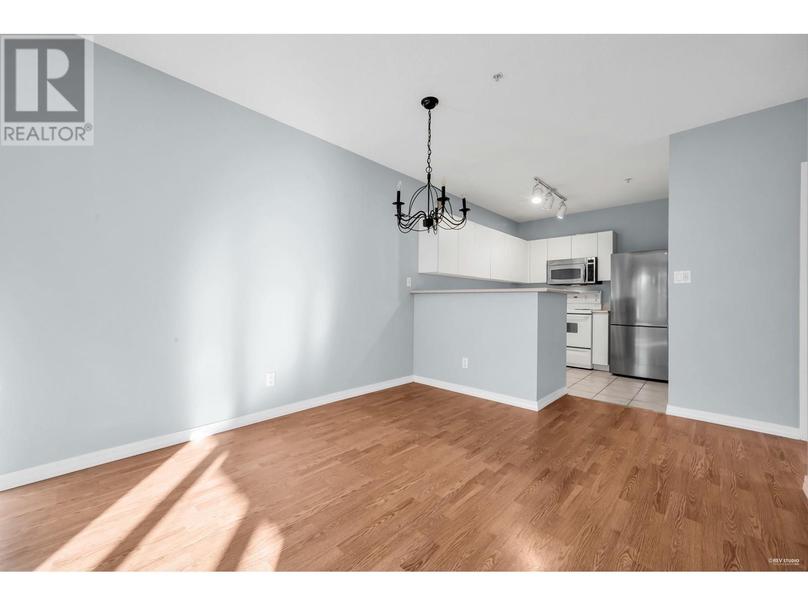 Listing Picture 24 of 30 : 405 1177 HORNBY STREET, Vancouver / 溫哥華 - 魯藝地產 Yvonne Lu Group - MLS Medallion Club Member