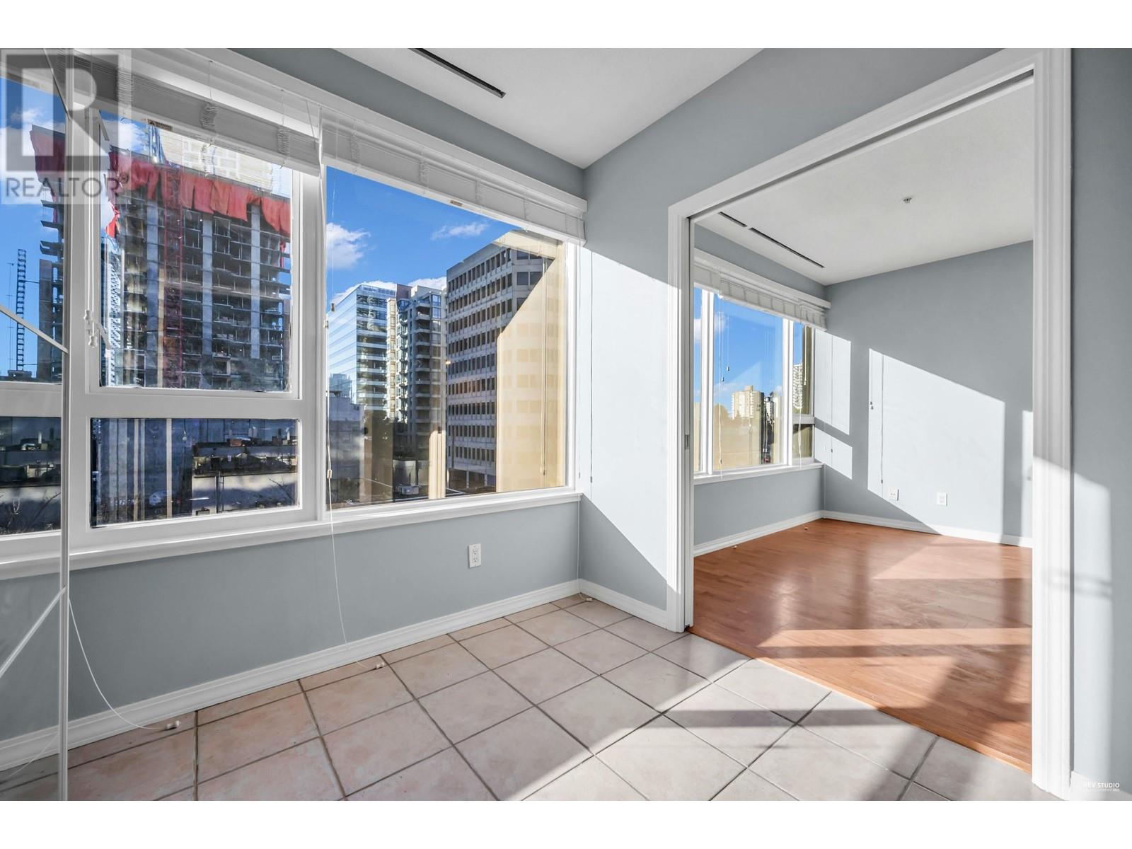 Listing Picture 15 of 30 : 405 1177 HORNBY STREET, Vancouver / 溫哥華 - 魯藝地產 Yvonne Lu Group - MLS Medallion Club Member