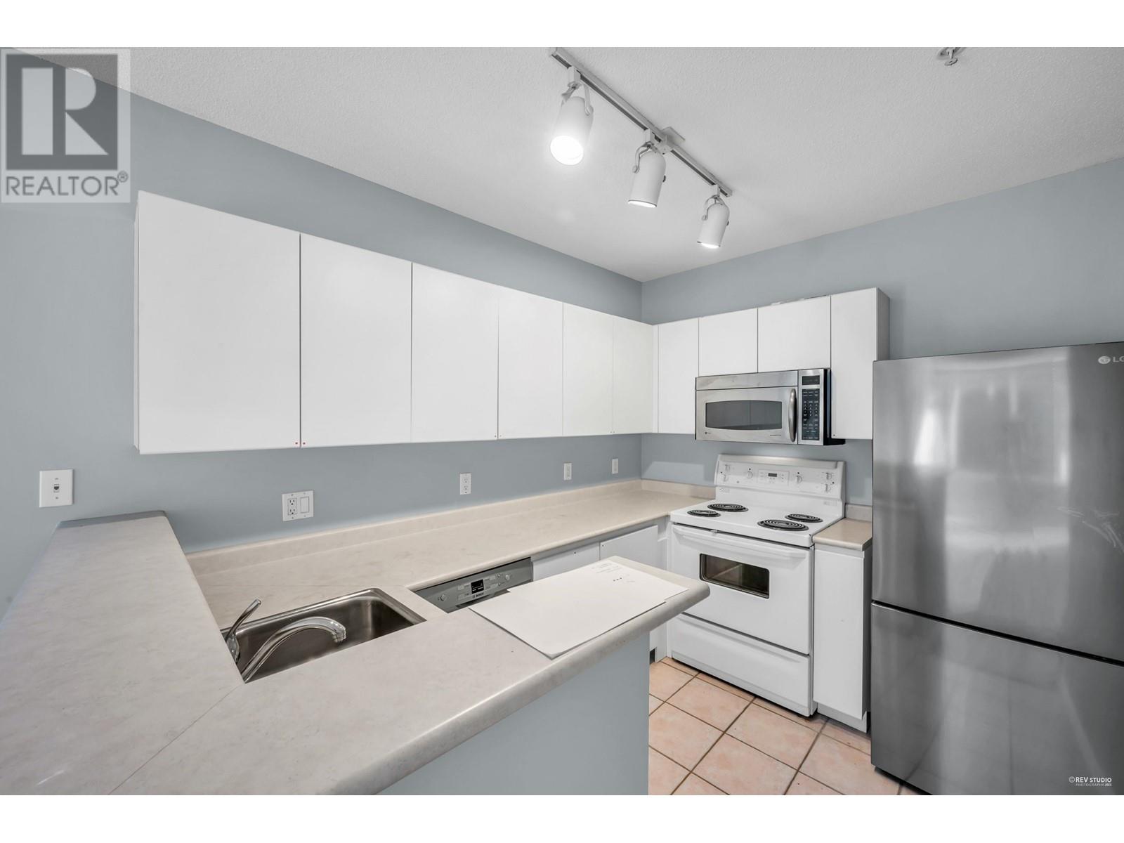 Listing Picture 6 of 30 : 405 1177 HORNBY STREET, Vancouver / 溫哥華 - 魯藝地產 Yvonne Lu Group - MLS Medallion Club Member