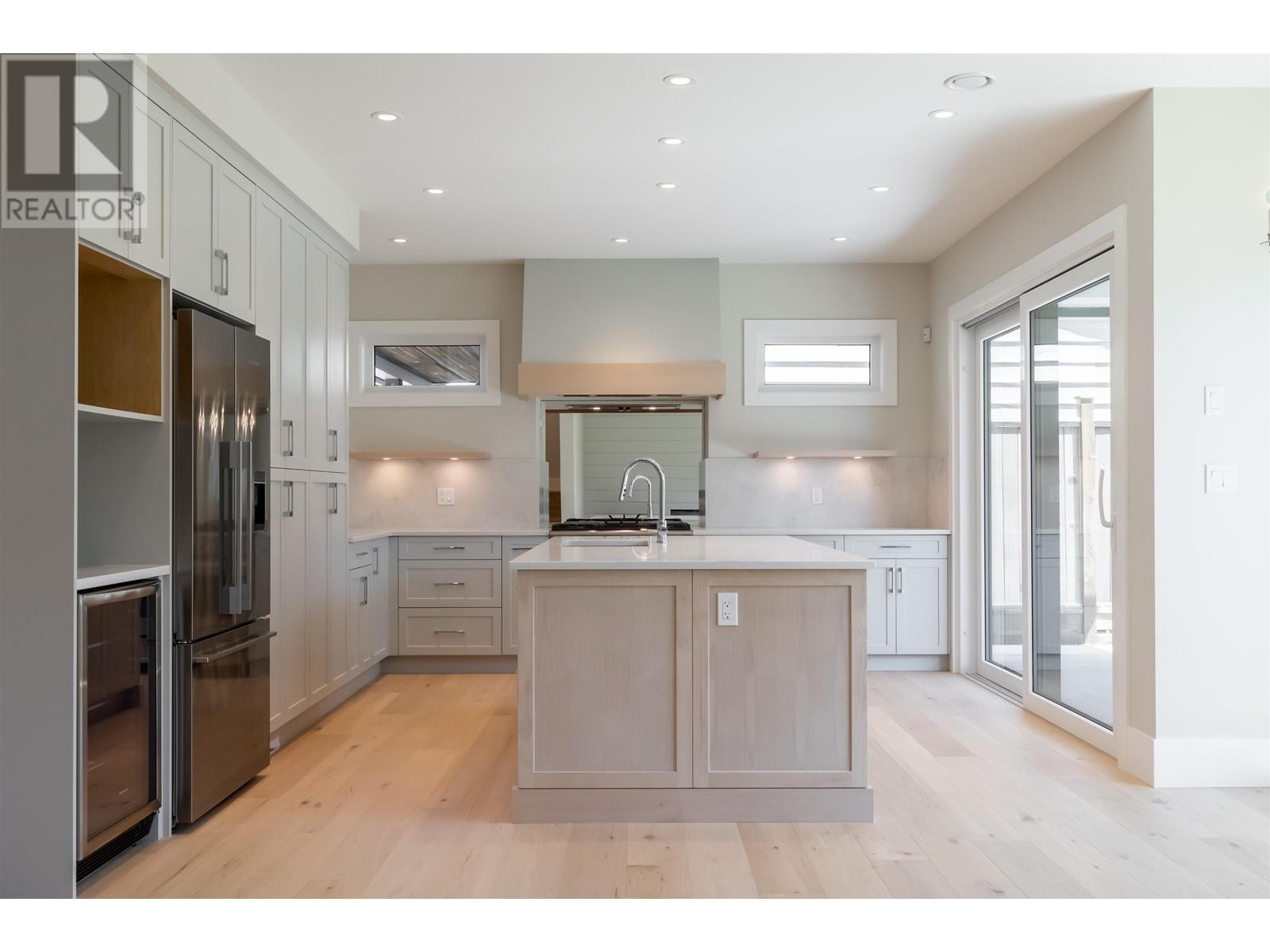 Property at 5202 WESTMINSTER AVENUE image 4