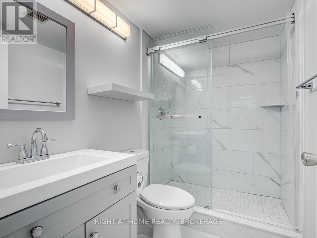 1627 - 33 Harbour Square, Toronto, Ontario  M5J 2T5 - Photo 16 - C11960259