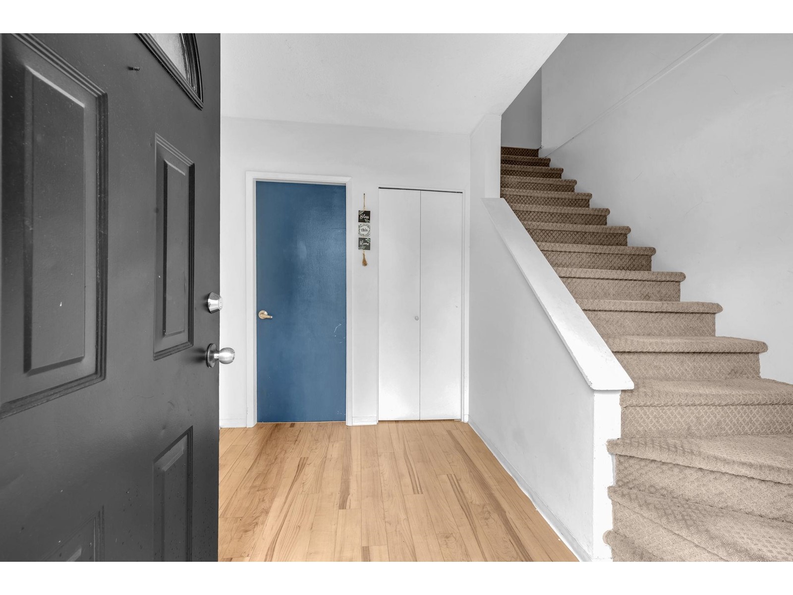 Property at 19828 54 AVENUE image 4