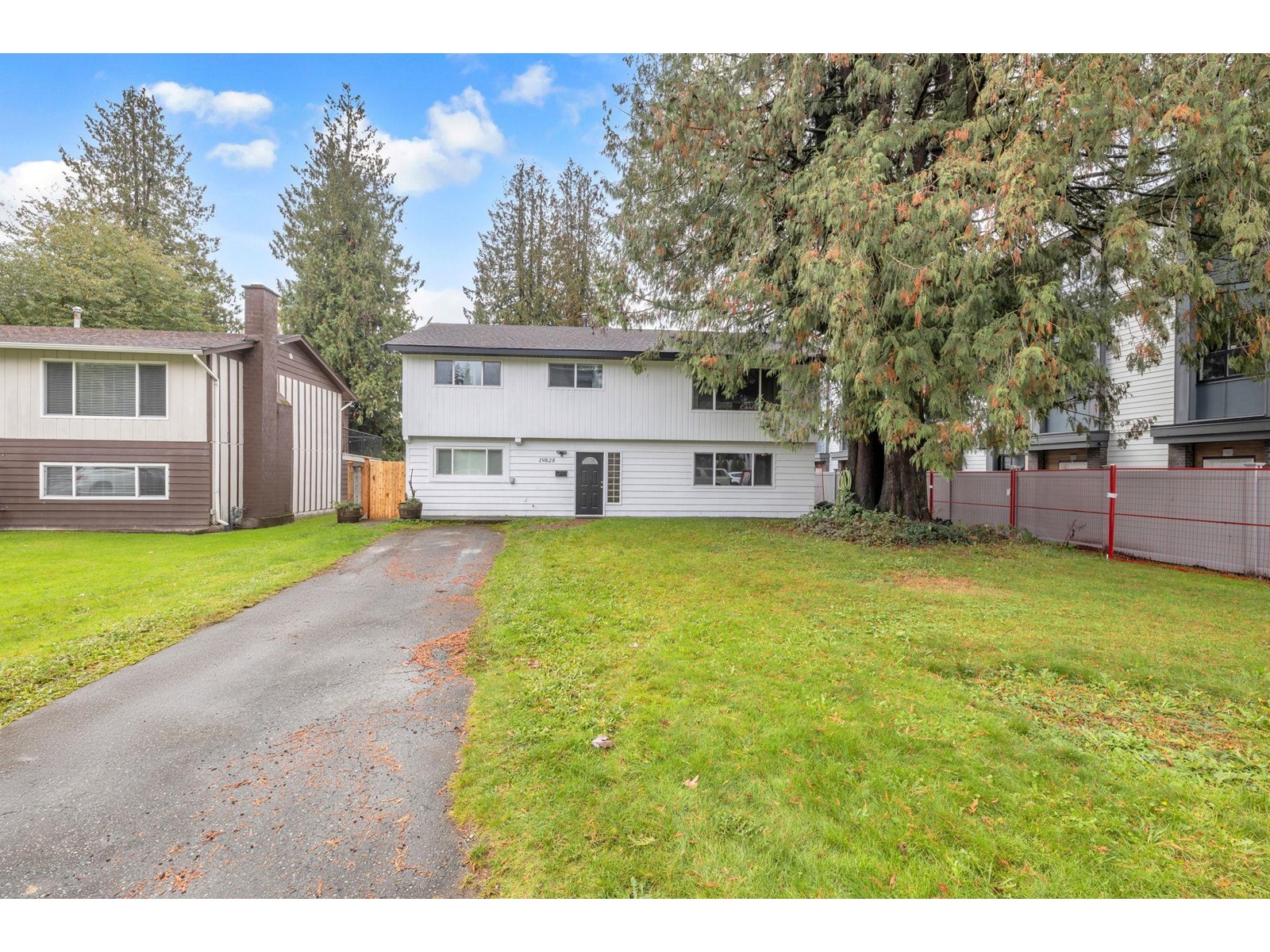 Property at 19828 54 AVENUE image 2