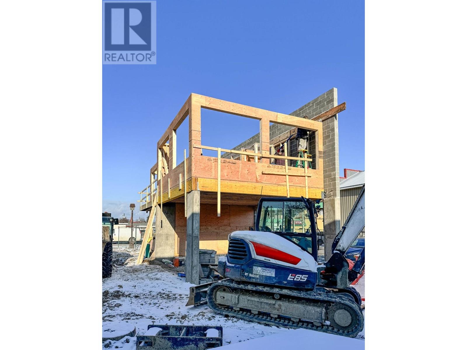 704 Cliff Avenue, Enderby, British Columbia V0V 1V4 - Photo 9 - 10332935